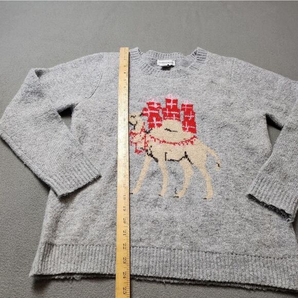 Cupcakes and Cashmere Camel With Gifts Christmas Sweater Size med Ugly Xmas - Picture 11 of 11